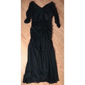 Adrianna papel floor length gown. Stretchy dress.